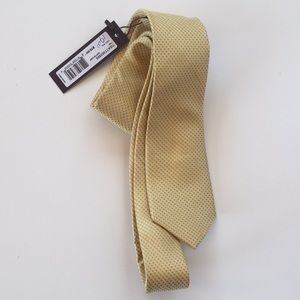 Michael Kors Silk Gold Textured Slim Neck Tie